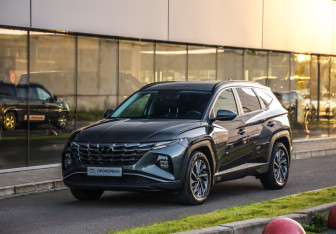 Подержанный автомобиль Hyundai Tucson 2022 года (3 фото)