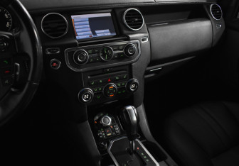 Подержанный автомобиль Land Rover Discovery 2010 года (19 фото)