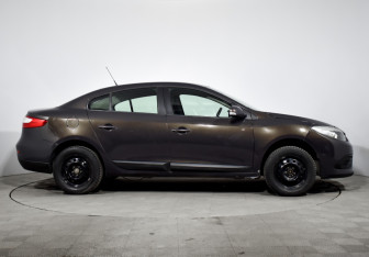 Подержанный автомобиль Renault Fluence 2013 года (4 фото)