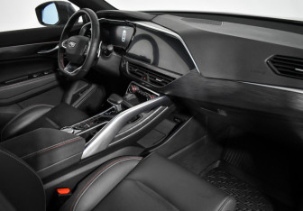 Подержанный автомобиль Geely Tugella 2022 года (13 фото)