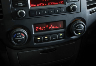 Подержанный автомобиль Kia Magentis 2009 года (16 фото)