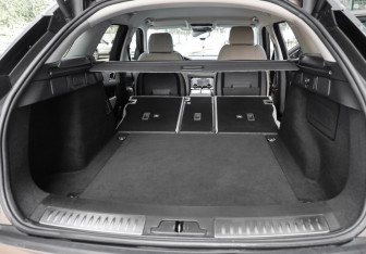 Подержанный автомобиль Land Rover Range Rover Velar 2018 года (37 фото)