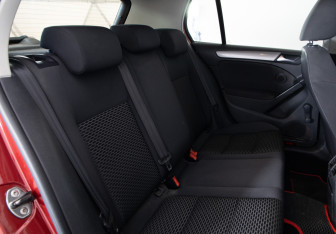 Подержанный автомобиль Volkswagen Golf Hatchback 2011 года (18 фото)