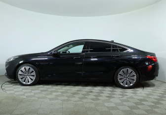 Подержанный автомобиль Hongqi H5 2022 года (9 фото)