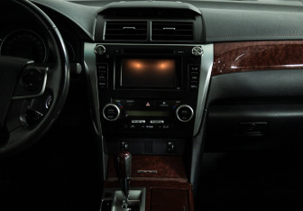 Подержанный автомобиль Toyota Camry Sedan 2014 года (14 фото)