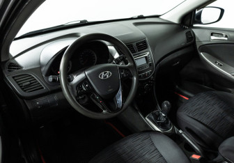 Подержанный автомобиль Hyundai Solaris Sedan 2014 года (11 фото)