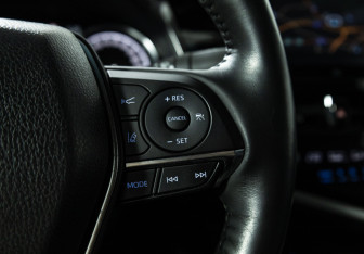 Подержанный автомобиль Toyota Camry Sedan 2022 года (18 фото)