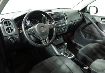 Подержанный автомобиль Volkswagen Tiguan 2012 года (11 фото)