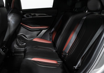 Подержанный автомобиль Geely Coolray 2023 года (10 фото)