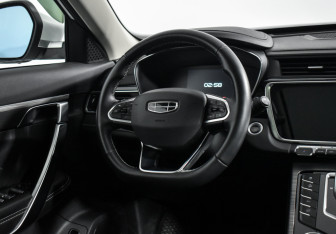 Подержанный автомобиль Geely Atlas Pro 2023 года (16 фото)