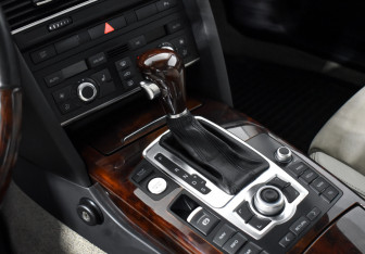 Подержанный автомобиль Audi A6 allroad 2010 года (12 фото)