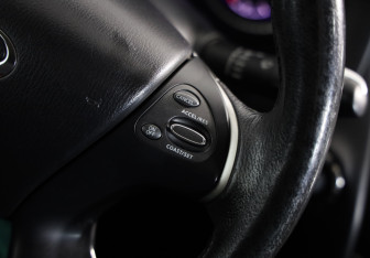 Подержанный автомобиль Infiniti JX 2013 года (19 фото)