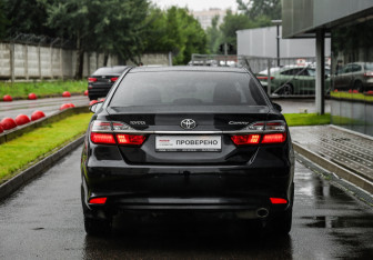 Подержанный автомобиль Toyota Camry Sedan 2015 года (7 фото)