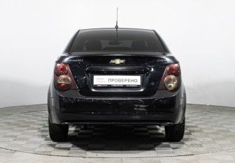 Подержанный автомобиль Chevrolet Aveo Sedan 2014 года (6 фото)
