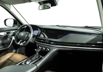 Подержанный автомобиль Changan CS95 2022 года (9 фото)