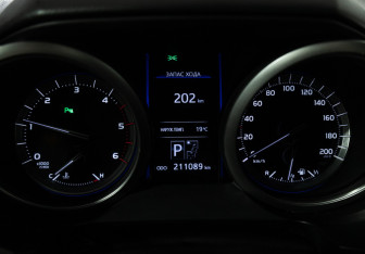 Подержанный автомобиль Toyota Land Cruiser Prado 2014 года (12 фото)
