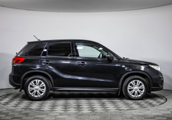 Подержанный автомобиль Suzuki Vitara 2018 года (4 фото)