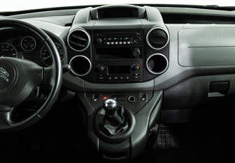 Подержанный автомобиль Citroen Berlingo 2017 года (14 фото)