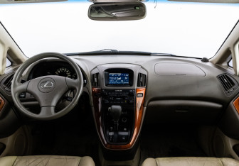 Подержанный автомобиль Lexus RX 2002 года (10 фото)