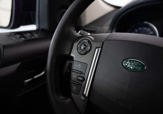 Подержанный автомобиль Land Rover Freelander 2014 года (17 фото)