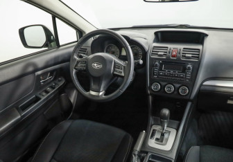 Подержанный автомобиль Subaru XV 2013 года (9 фото)