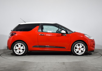 Подержанный автомобиль Citroen DS3 Hatchback 2013 года (4 фото)
