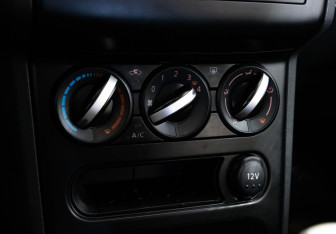 Подержанный автомобиль Nissan Qashqai 2010 года (13 фото)
