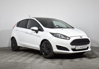 Подержанный автомобиль Ford Fiesta Hatchback 2017 года (3 фото)