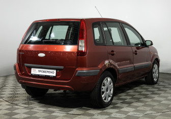 Подержанный автомобиль Ford Fusion 2008 года (5 фото)
