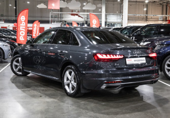 Подержанный автомобиль Audi A4 Sedan 2020 года (9 фото)