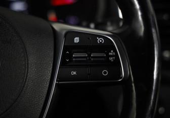 Подержанный автомобиль Kia Sorento 2018 года (13 фото)