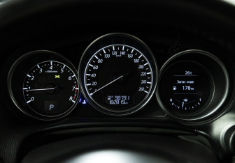 Подержанный автомобиль Mazda CX-5 2015 года (12 фото)