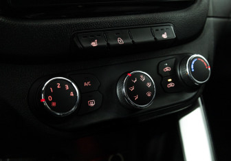 Подержанный автомобиль Kia Ceed Hatchback 2014 года (15 фото)