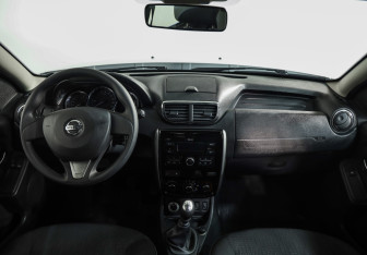 Подержанный автомобиль Nissan Terrano 2019 года (9 фото)