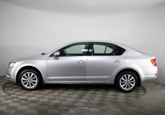 Подержанный автомобиль Skoda Octavia Liftback 2013 года (8 фото)