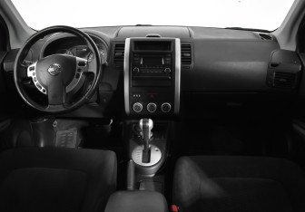 Подержанный автомобиль Nissan X-Trail 2014 года (11 фото)