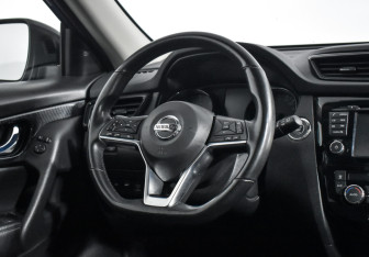 Подержанный автомобиль Nissan X-Trail 2018 года (15 фото)