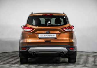 Подержанный автомобиль Ford Kuga 2015 года (6 фото)