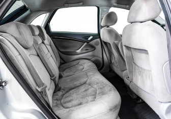 Подержанный автомобиль Citroen C5 Liftback 2001 года (12 фото)
