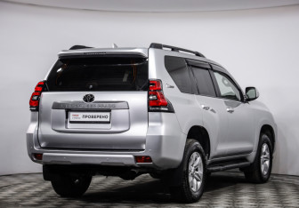 Подержанный автомобиль Toyota Land Cruiser Prado 2022 года (5 фото)