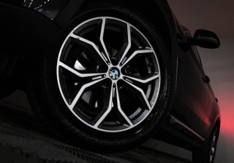 Подержанный автомобиль BMW X4 2019 года (31 фото)