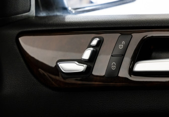 Подержанный автомобиль Mercedes-Benz GLE 2016 года (21 фото)