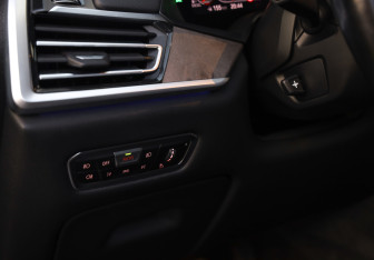 Подержанный автомобиль BMW X7 2019 года (25 фото)