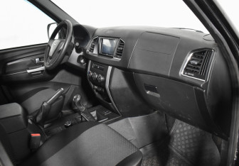 Подержанный автомобиль УАЗ Patriot 2018 года (12 фото)