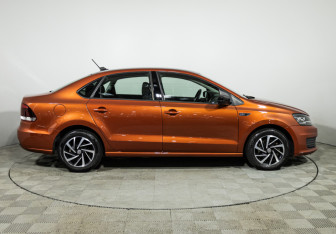 Подержанный автомобиль Volkswagen Polo Sedan 2018 года (4 фото)