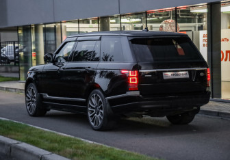 Подержанный автомобиль Land Rover Range Rover 2016 года (8 фото)