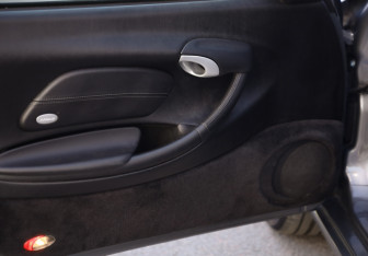 Подержанный автомобиль Porsche Boxster 2004 года (19 фото)