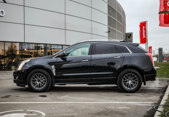 Подержанный автомобиль Cadillac SRX 2012 года (10 фото)
