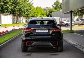 Подержанный автомобиль Jaguar E-Pace 2019 года (7 фото)