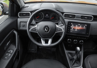 Подержанный автомобиль Renault Duster 2021 года (13 фото)